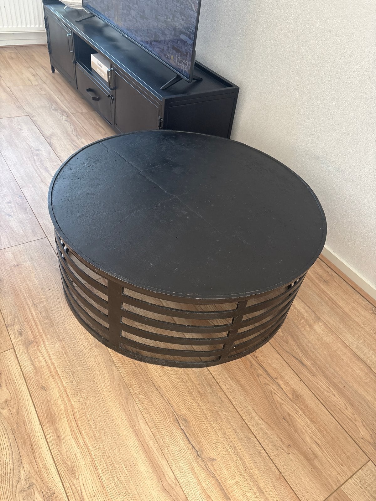 Massief metalen salontafel Goossens 90cm diameter, Ophalen, Gebruikt, Rond, 50 tot 100 cm