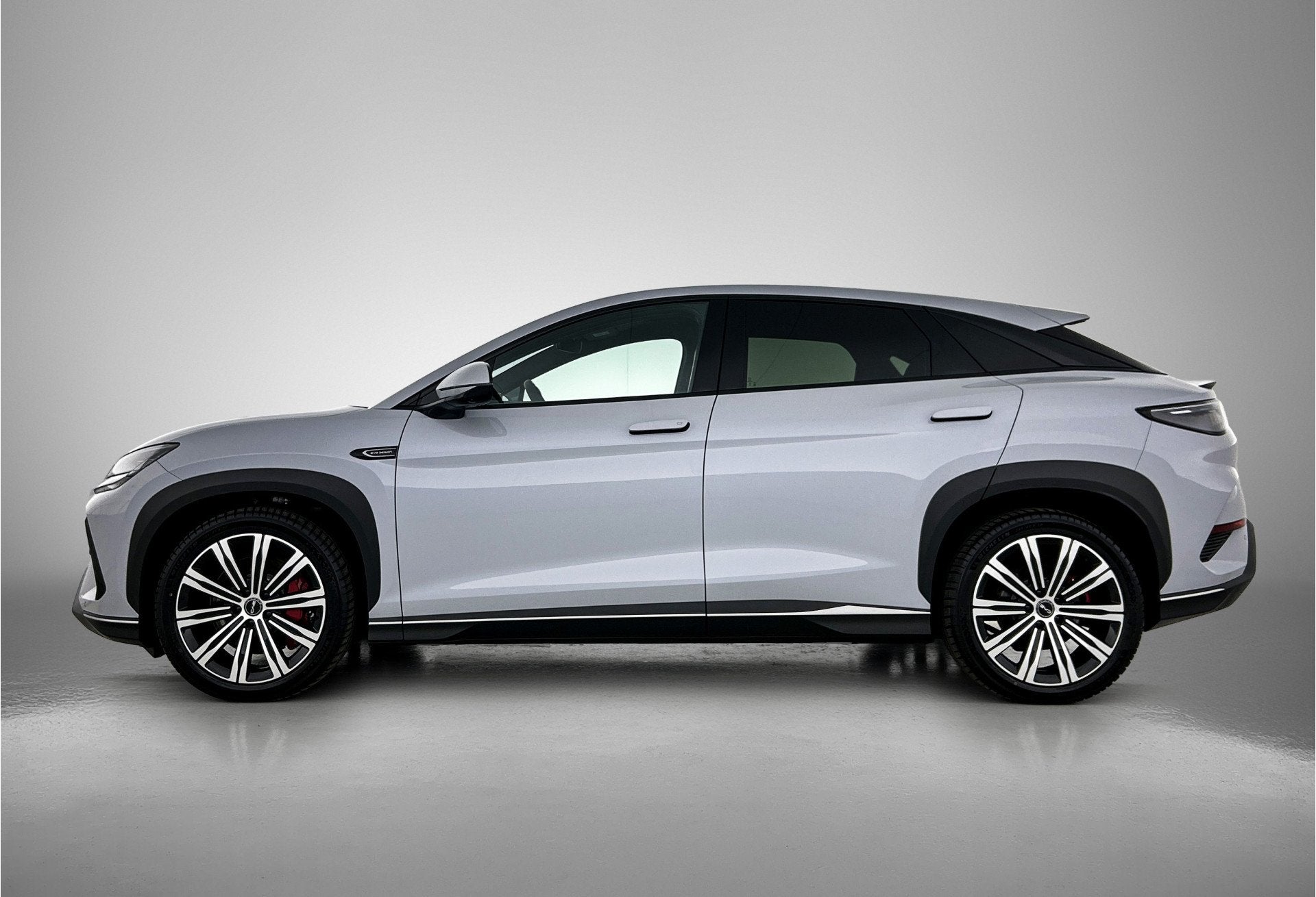 BYD SEALION 7 Excellence AWD 91.3 kWh | Nieuw | BTW Verreken, Auto's, BYD, Automaat, Gebruikt, Zwart, 532 pk