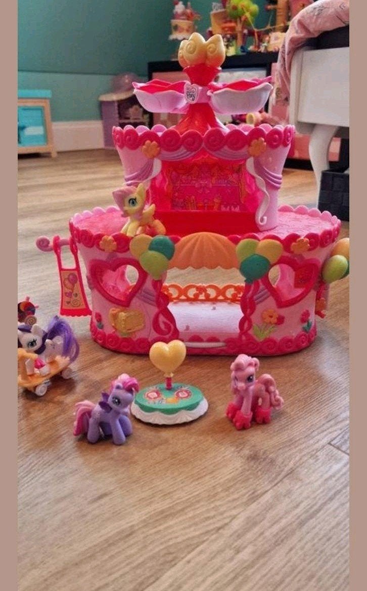 Ponyville, Ophalen of Verzenden