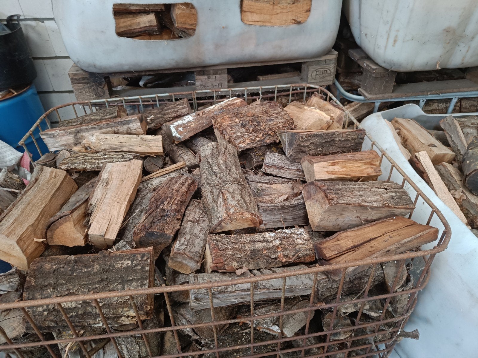 Gekloofd en gedroogd eiken brandhout te koop, Tuin en Terras, 6 m³ of meer, Ophalen, Eikenhout, Blokken