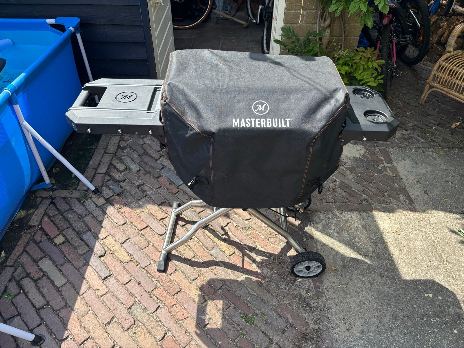 Masterbuilt Draagbare Houtskool Grill & Smoker, Tuin en Terras, Houtskoolbarbecues, Ophalen, Gebruikt, Met accessoires