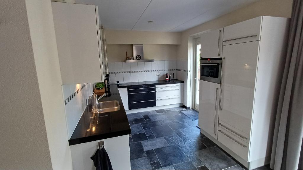 ✨ DUITSE HOOGGLANS KEUKEN MET KASTENWAND  ✨, Huis en Inrichting, Keuken | Complete keukens, Ophalen, Wit, Hoekkeuken, Graniet of Steen
