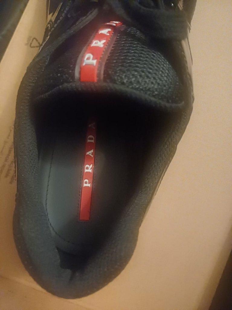 Prada zwart maat 44  nieuwstaat  compleet met doos, dustbags, Kleding | Heren, Schoenen, Nieuw, Sneakers of Gympen, Zwart, Ophalen of Verzenden