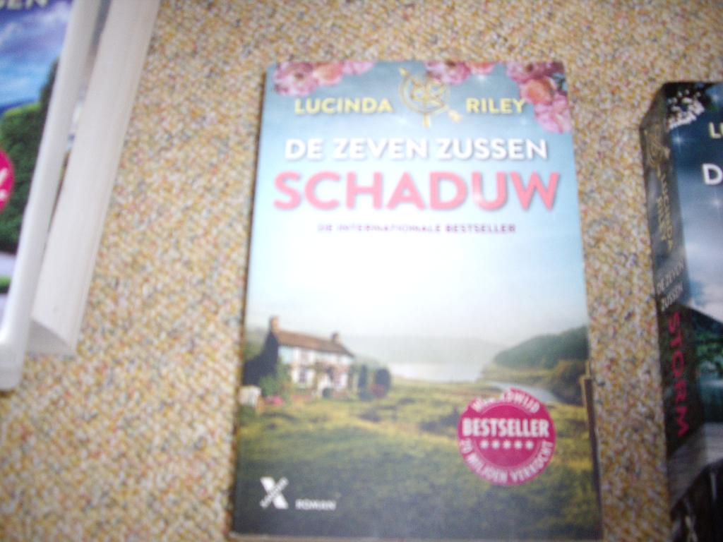 3 boeken van Lucinda Rileyvoor €15, Boeken, Ophalen, Zo goed als nieuw, Lucinda Riley