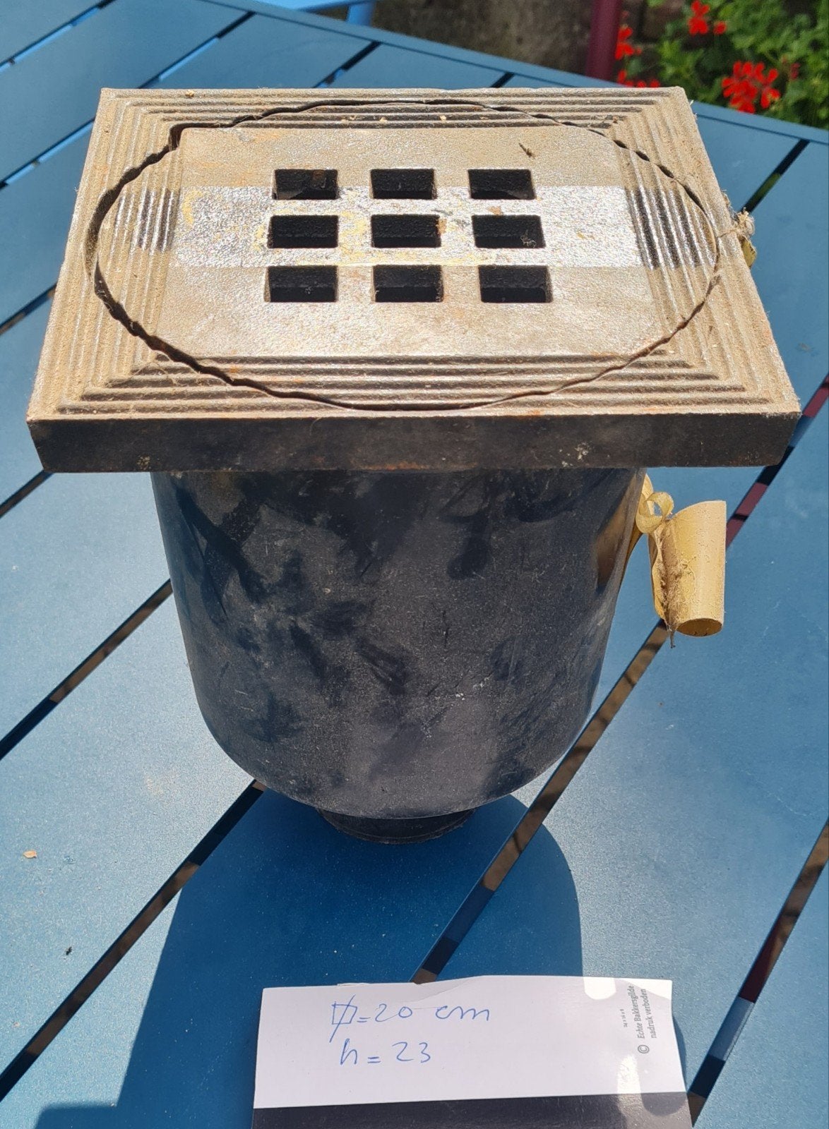 Nieuwe stevige kunststof put 20cm met gietijzeren deksel, Doe-het-zelf en Verbouw, Buizen en Afvoer, Afvoer, Pvc, Ophalen of Verzenden