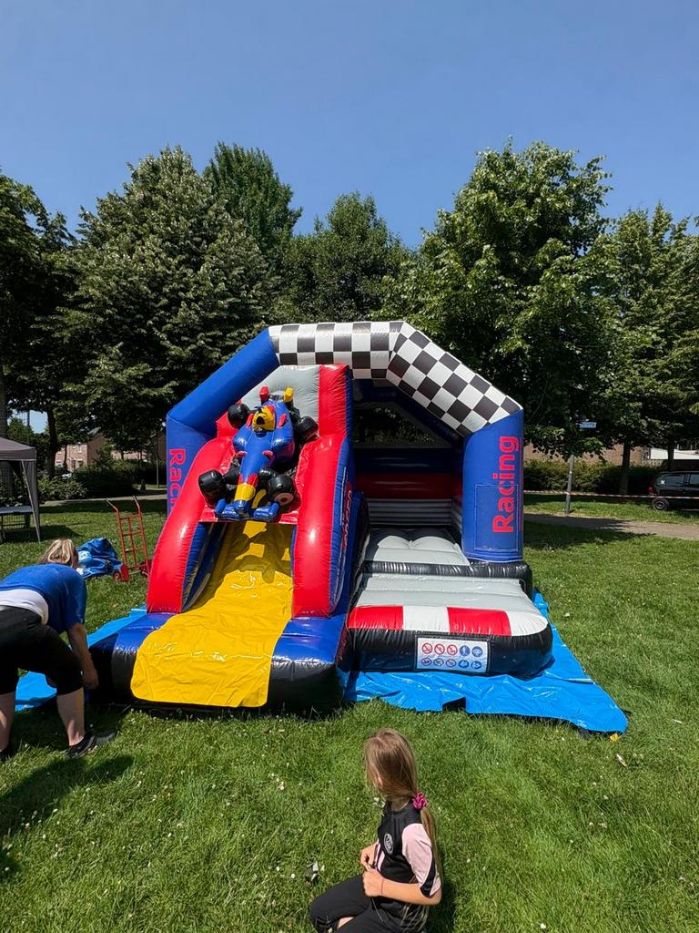Springkussen Slide Combo F1 Race Auto te huur, Ophalen, Zo goed als nieuw