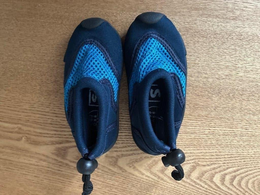 Waterschoenen blauw kind maat 22, Ophalen, Jongen of Meisje, Overige typen, Zo goed als nieuw