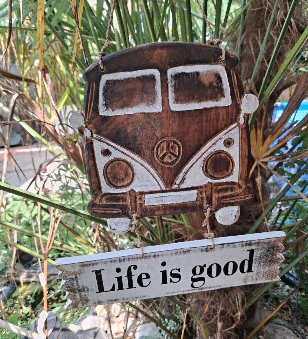 Island style vw bus wandbord life is good