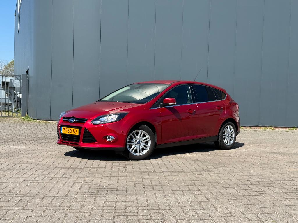 Ford Focus 1.0 Ecoboost 125pk | Trekhaak | PDC | Cruise| APK, Auto's, Zwart, 635 kg, Origineel Nederlands, 1200 kg