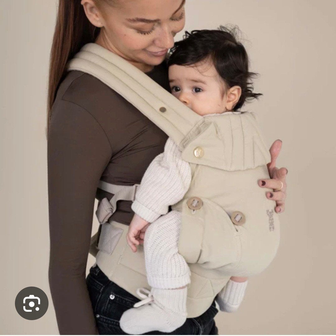 Qoalé draagzak, Kinderen en Baby's, Babydragers en Draagdoeken, Buik of Rug, Zo goed als nieuw, Draagzak, Ophalen