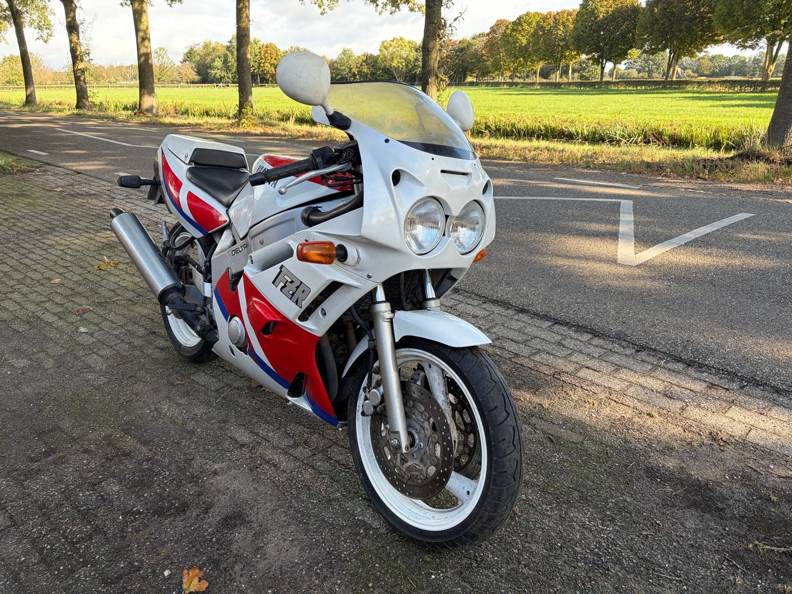 Yamaha FZR 600 uit 1990, loop of sloop, Motoren, 4 cilinders, Motorrijbewijs A, Gebruikt, Super Sport