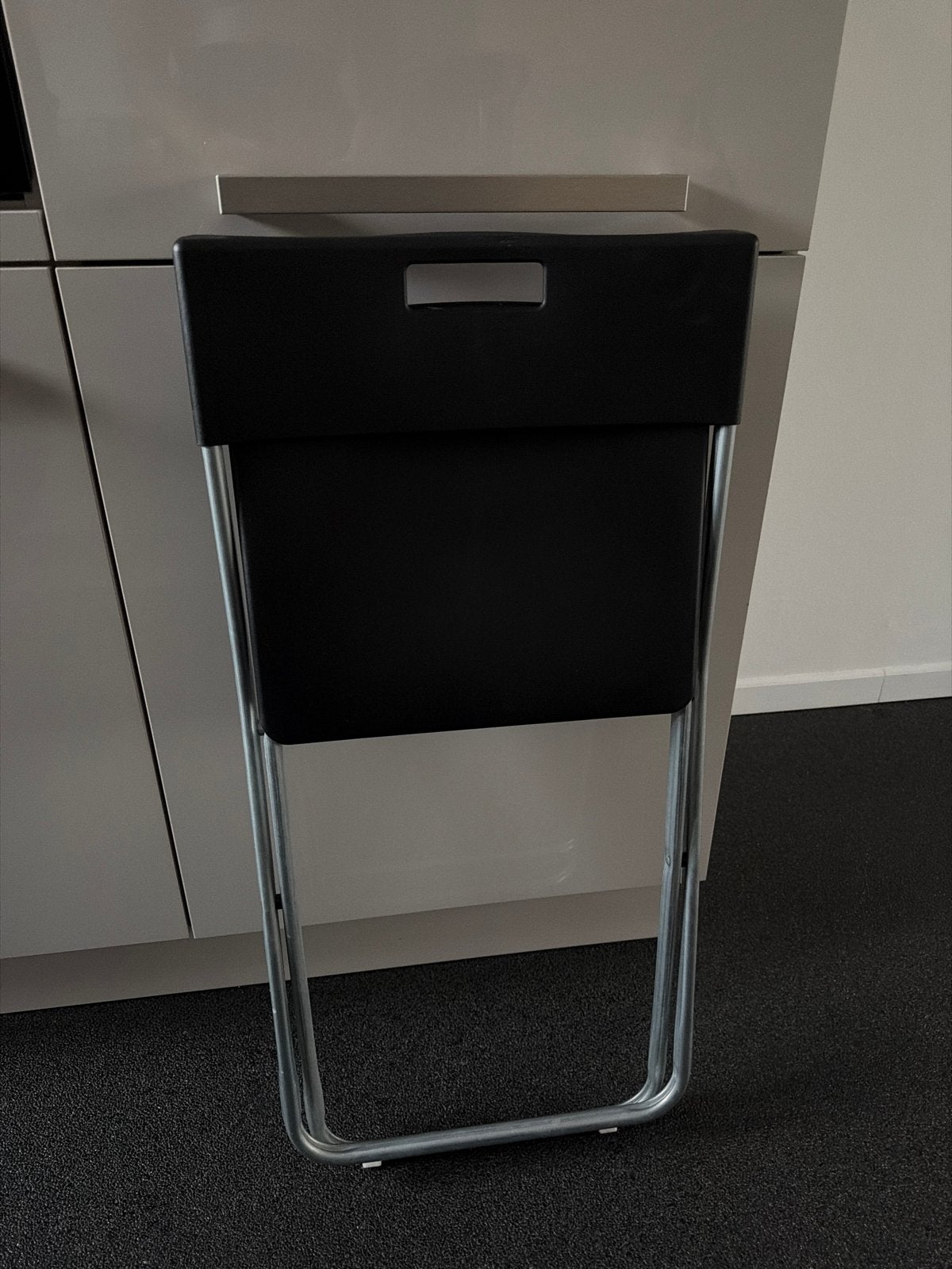 10x IKEA inklapbare stoelen, Huis en Inrichting, Stoelen, Kunststof, Gebruikt, Zwart, Ophalen of Verzenden