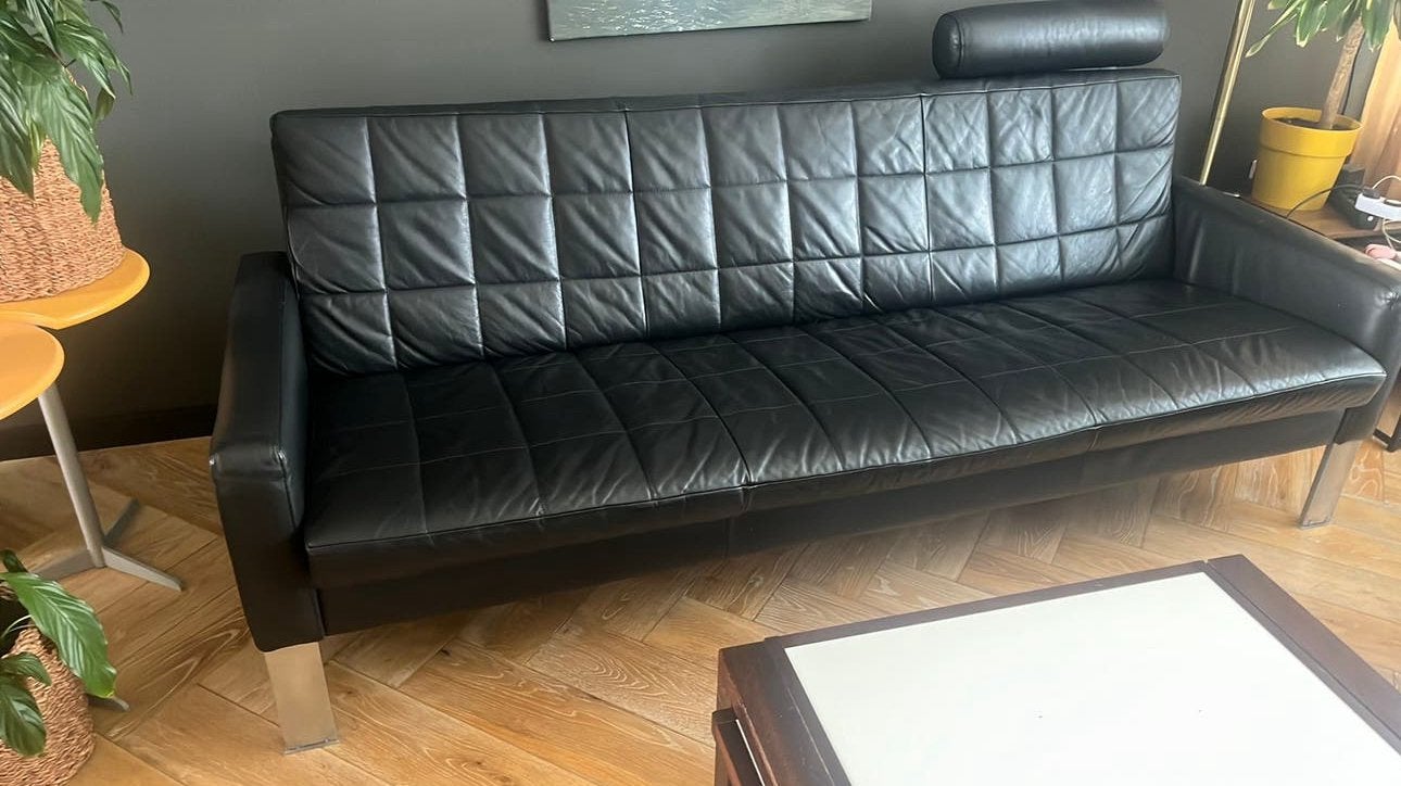 Leolux Siboga zwarte lederen bank, Gebruikt, Minder dan 75 cm, 150 tot 200 cm, Driepersoons