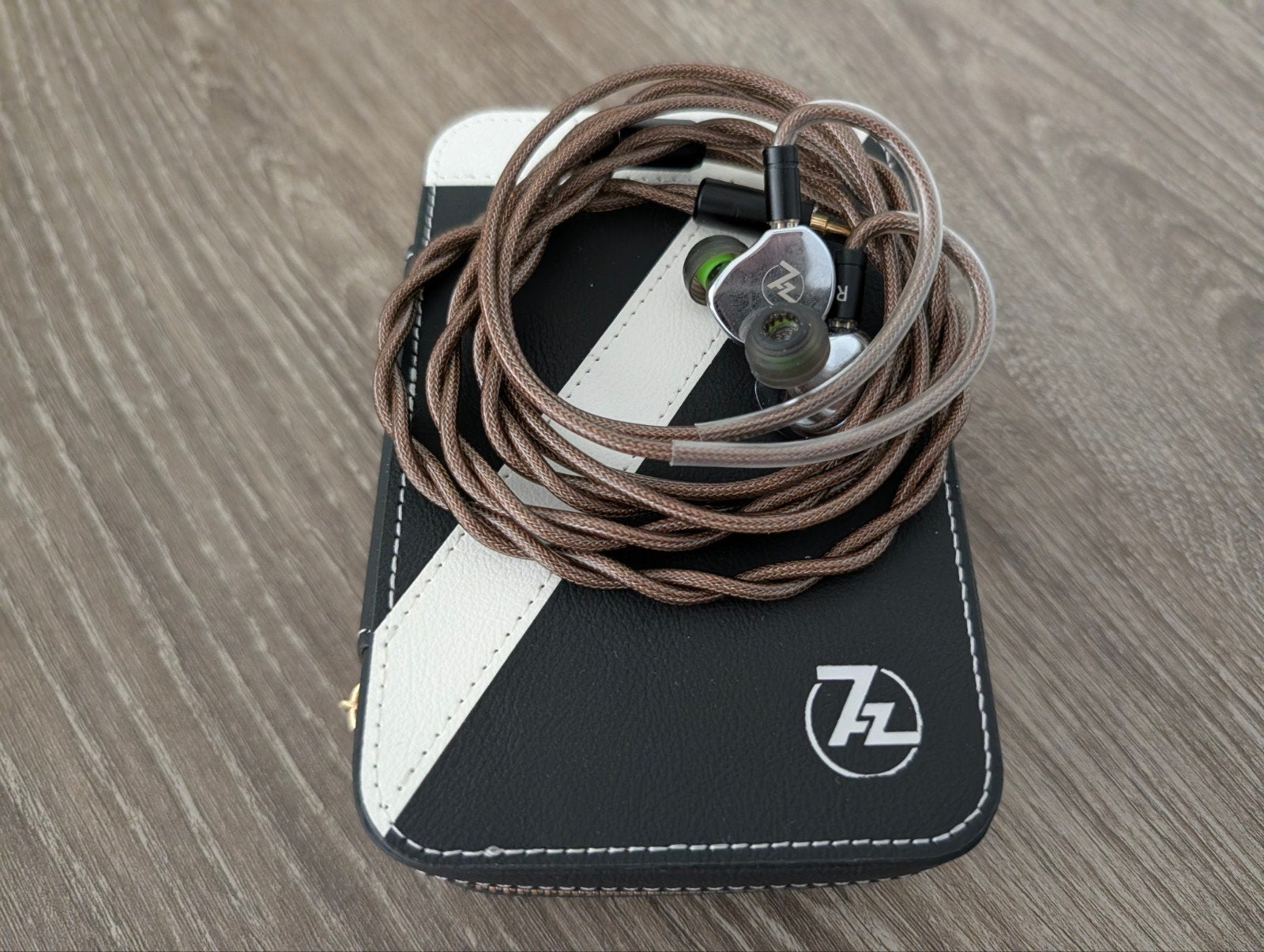 7hz x Crinacle Divine In-ear Monitors (IEMs), Audio, Tv en Foto, Koptelefoons, Overige merken, In-ear, Zilver, Nieuw