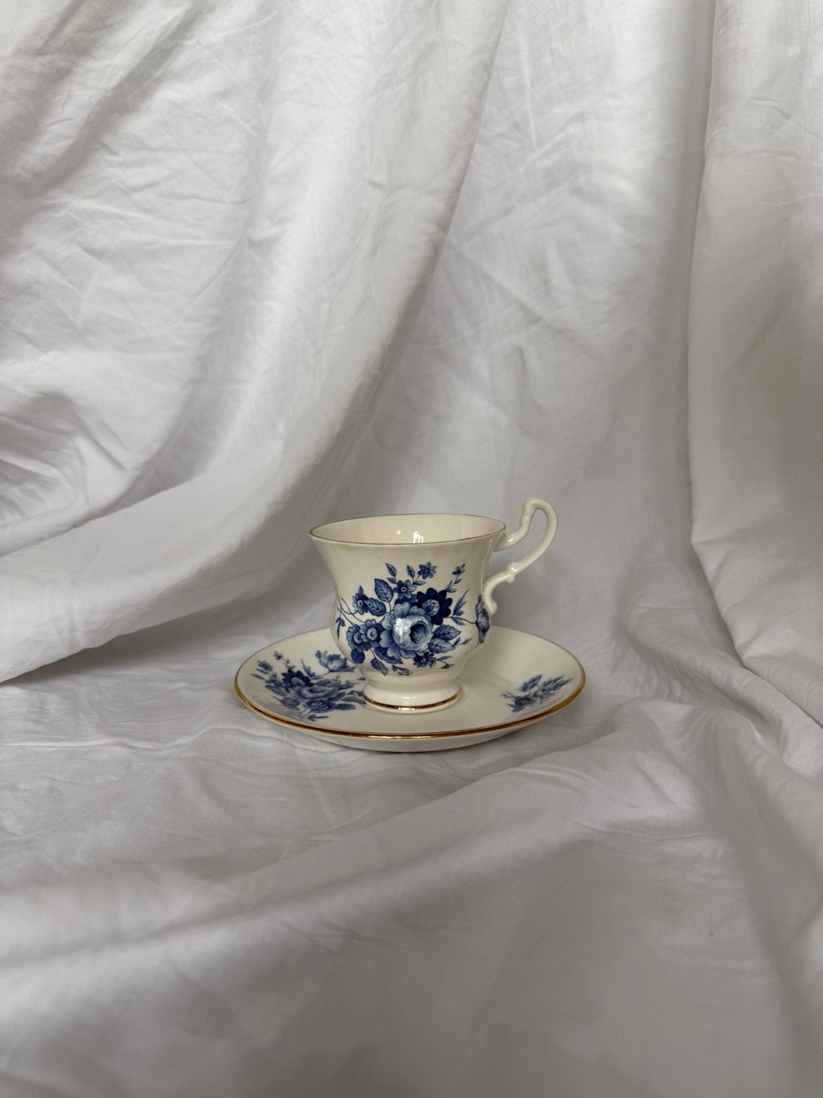 Vintage wit & blauw Royal Albert porseleinen theekopje, Verzenden