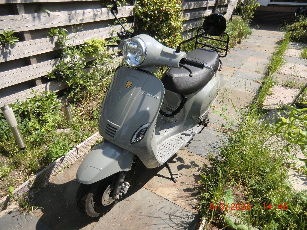 La Souris  bijna nieuwe scooter,2022 eerste eigenaar., Fietsen en Brommers, Scooters | Overige merken, Zo goed als nieuw, Benzine