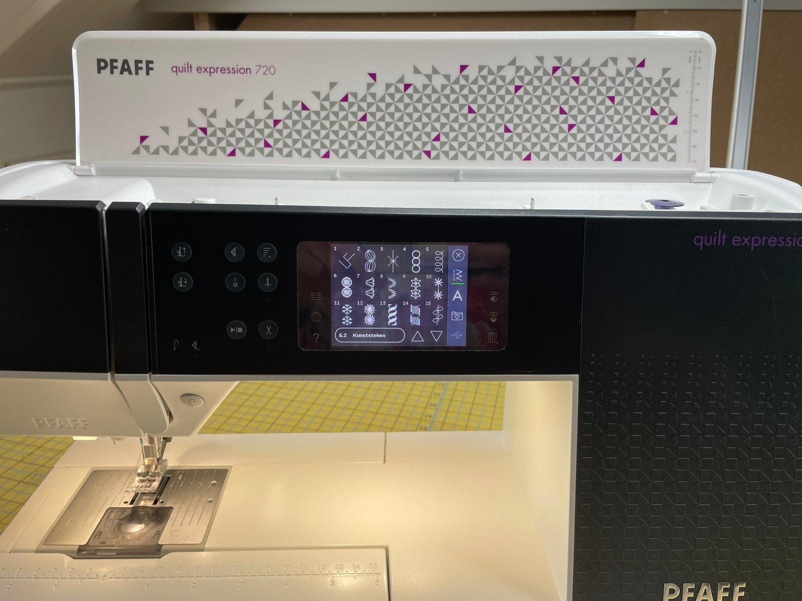 Pfaff quilt expression 720 – met IDT en veel accessoires, Hobby en Vrije tijd, Naaimachines en Toebehoren, Ophalen of Verzenden