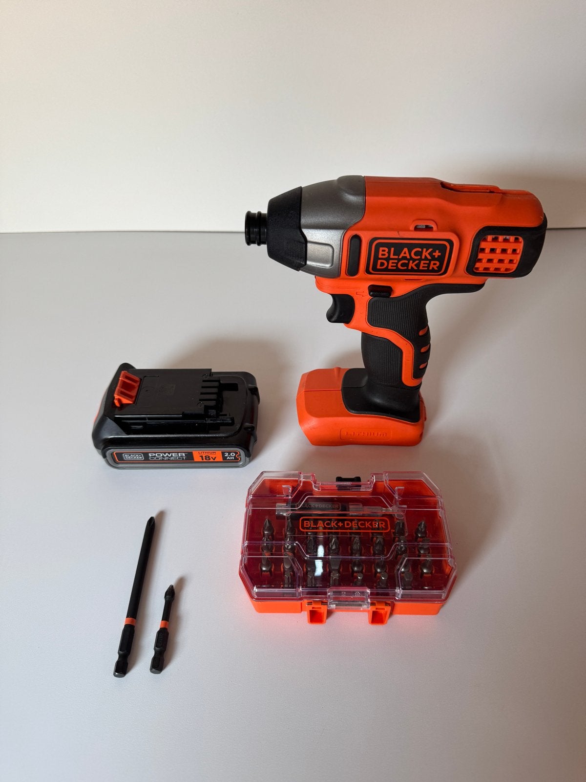 Black+Decker 18V Accu Slagmoersleutel met Bit Set, Variabele snelheid, Ophalen of Verzenden, Minder dan 400 watt, Zo goed als nieuw