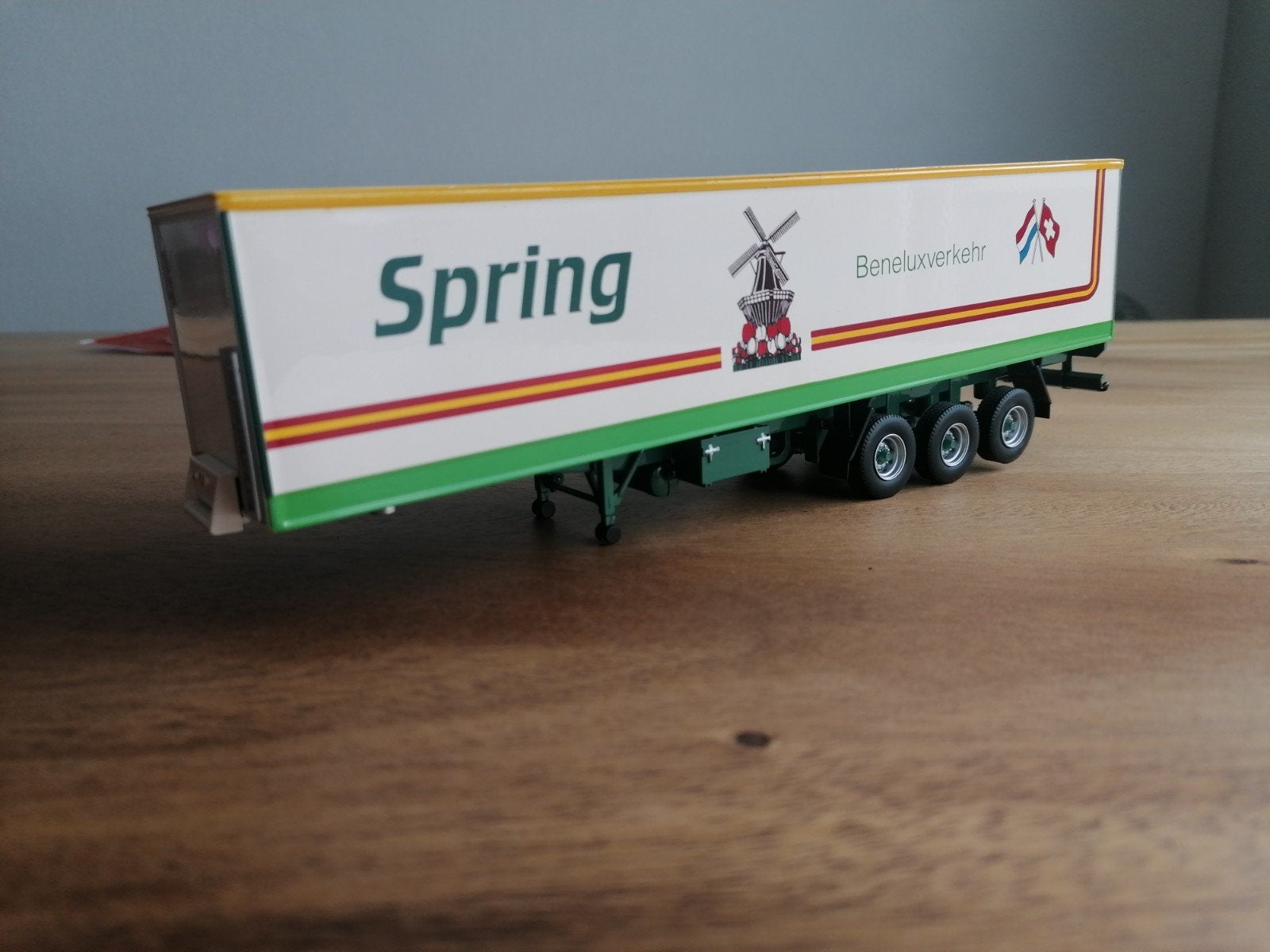 Tekno trailer Spring Zwitserland, Hobby en Vrije tijd, Modelauto's | 1:50, Ophalen of Verzenden, Zo goed als nieuw, Bus of Vrachtwagen