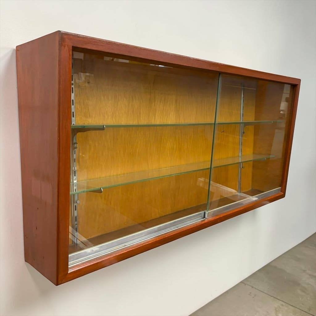 Vintage houten ondiepe hang vitrine / muurkast / etagere, Ophalen, Gebruikt, 50 tot 70 cm, 105 cm of meer
