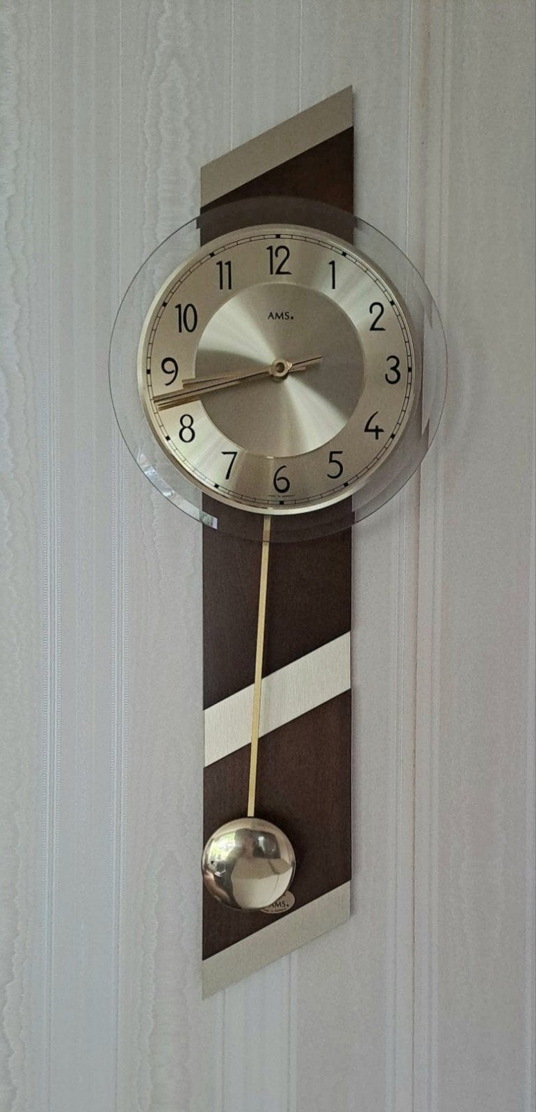 AMS wandklok messing en hout met quartz-slinger uurwerk, Ophalen of Verzenden