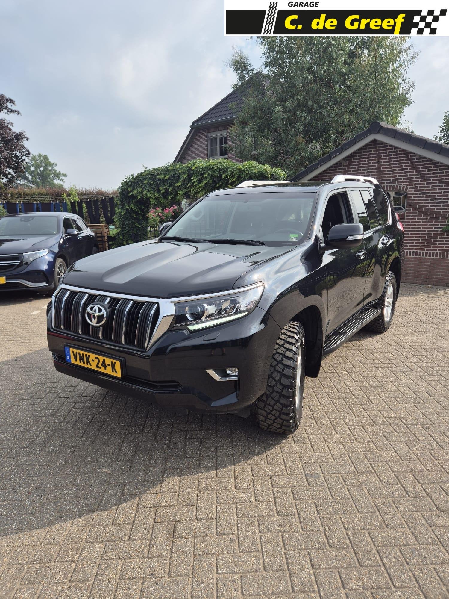 Toyota Land Cruiser 2.8 D-4D-F Challenger Window Van, Auto's, Automaat, Stof, Gebruikt, 4 cilinders