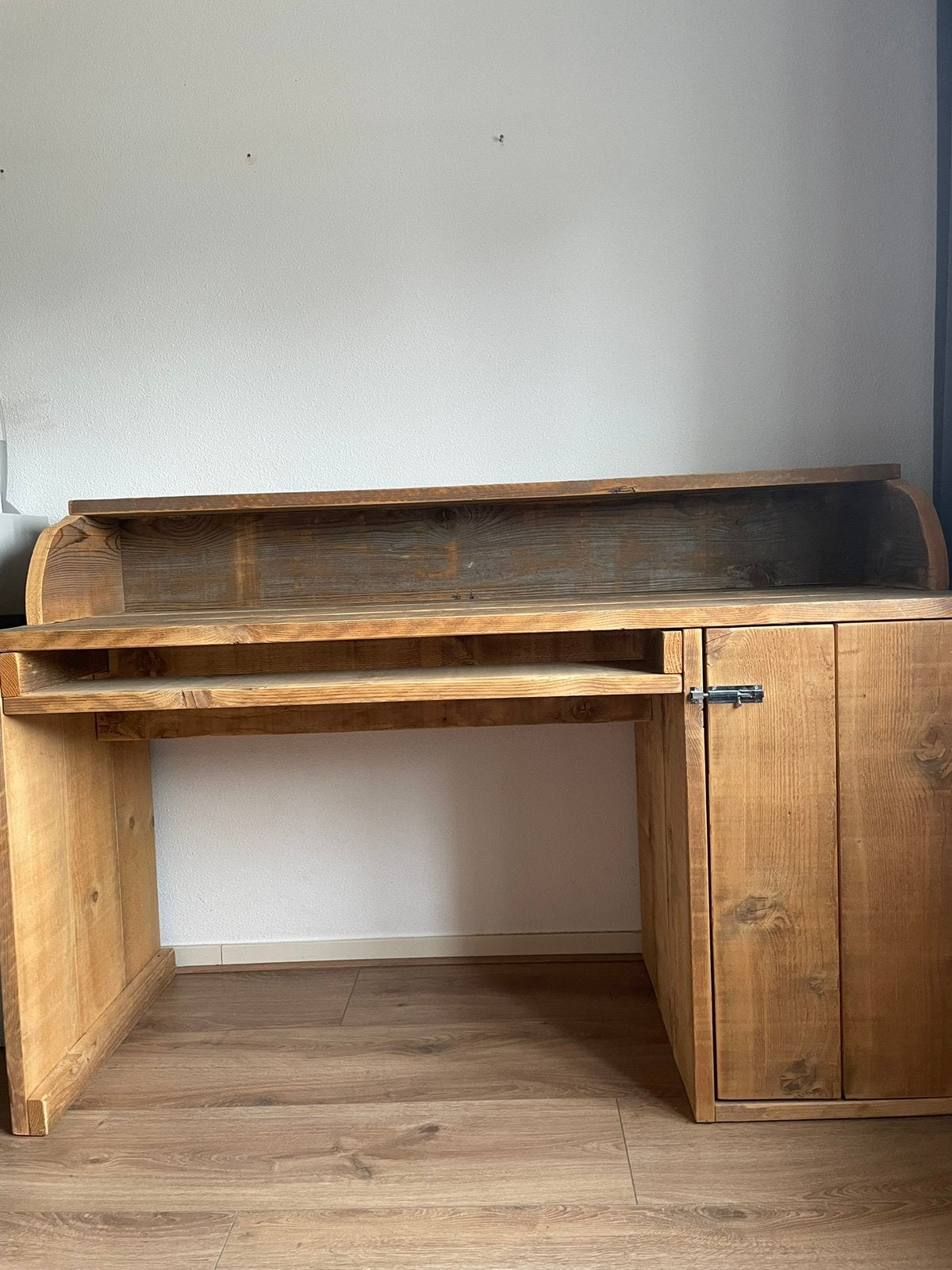 Prachtih handgemaakt houten bureau van steigerhout, Ophalen of Verzenden, Zo goed als nieuw
