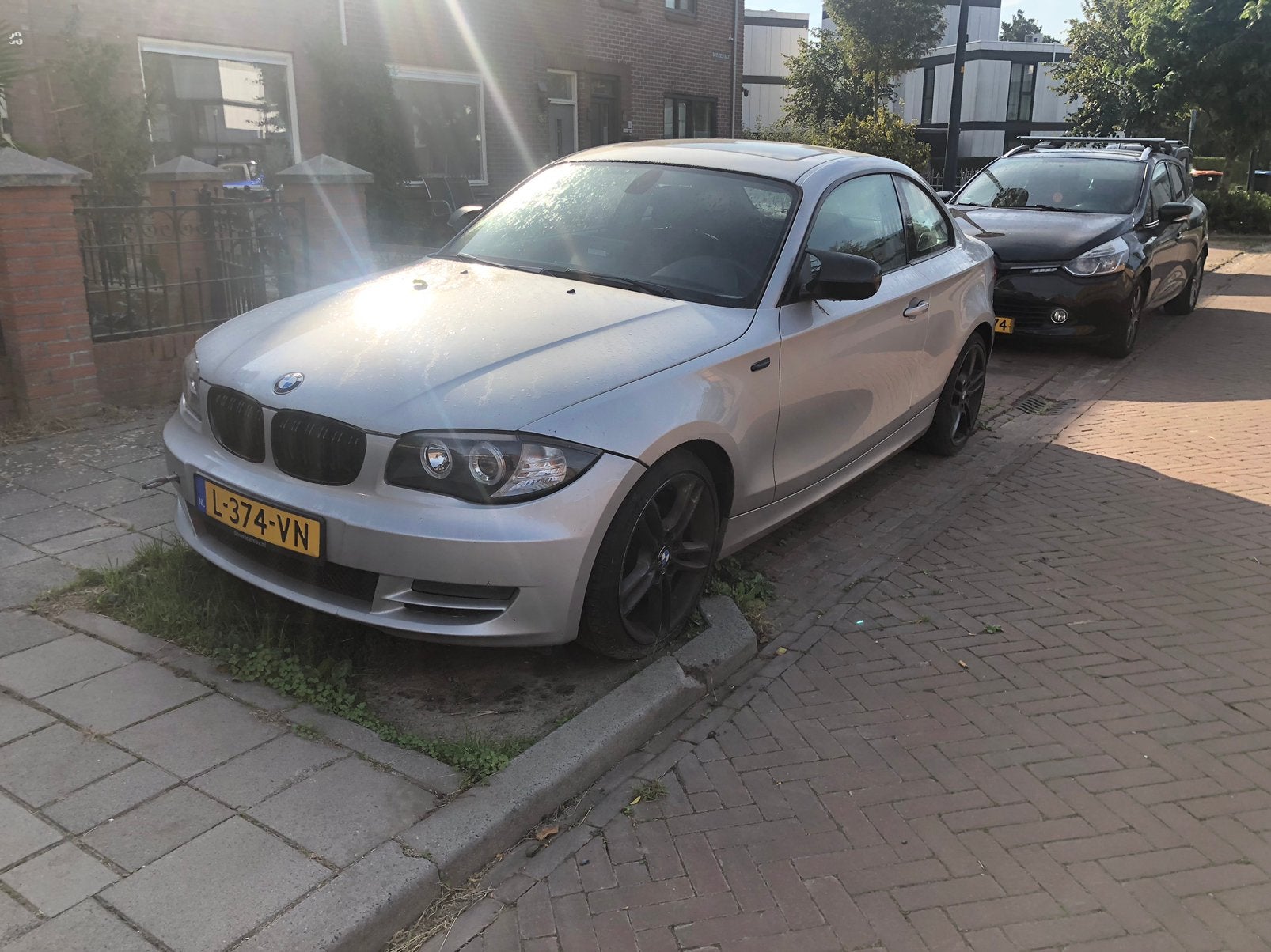BMW 1-Serie 2.0 118D Coupe 2010 Grijs, Auto's, 1-Serie, Euro 5, 1995 cc, 4 stoelen