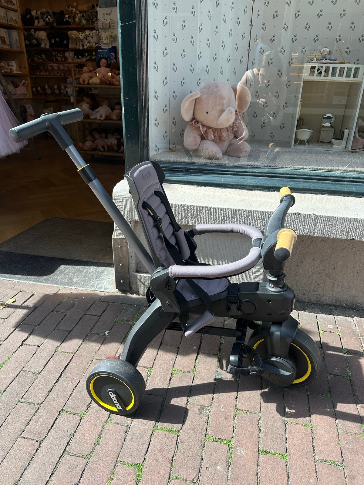 Doona Liki Trike S3 Loopfiets/driewieler Zwart, Ophalen of Verzenden, Zo goed als nieuw, Loopfiets