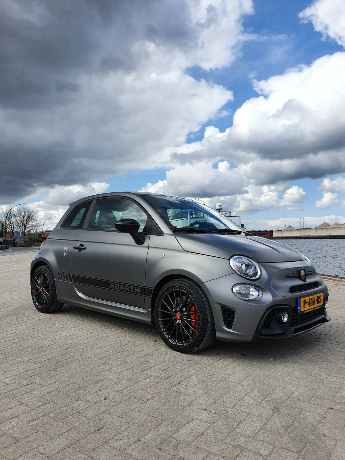 Abarth 595 esseesse 210pk  2021, Voorwielaandrijving, 4 cilinders, Handgeschakeld, Particulier