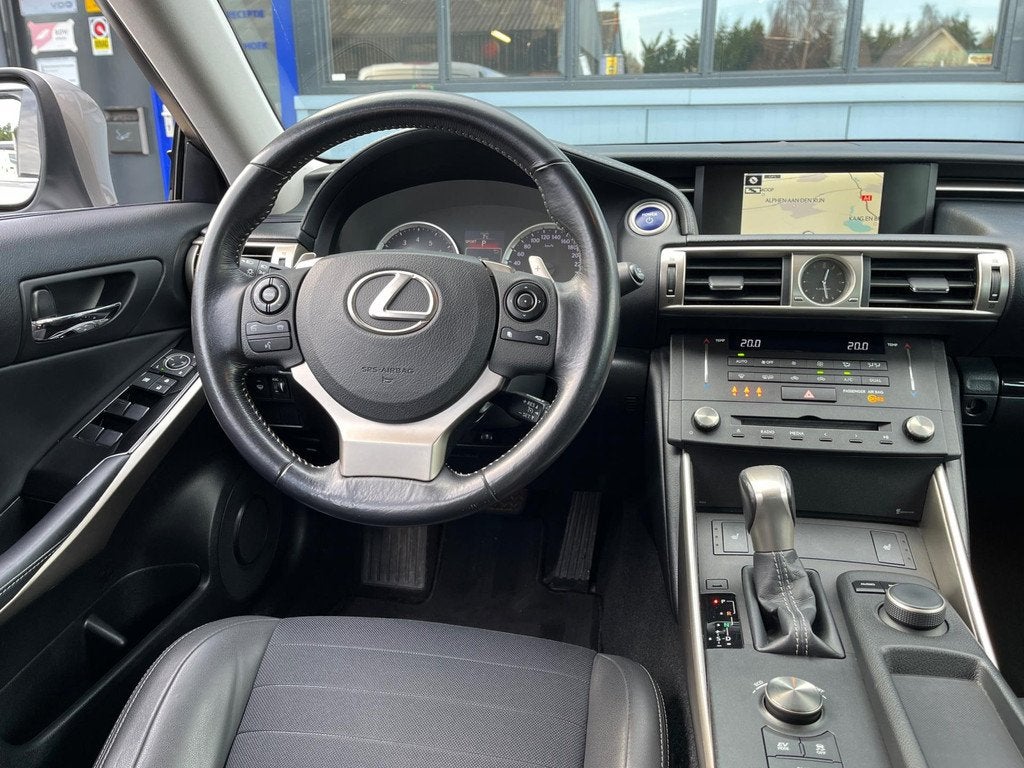 Lexus IS 300h 25th Edition | Limited Edition | Navigatie | S, Auto's, Lexus, Euro 5, Achterwielaandrijving, Gebruikt, Automatische klimaatregeling