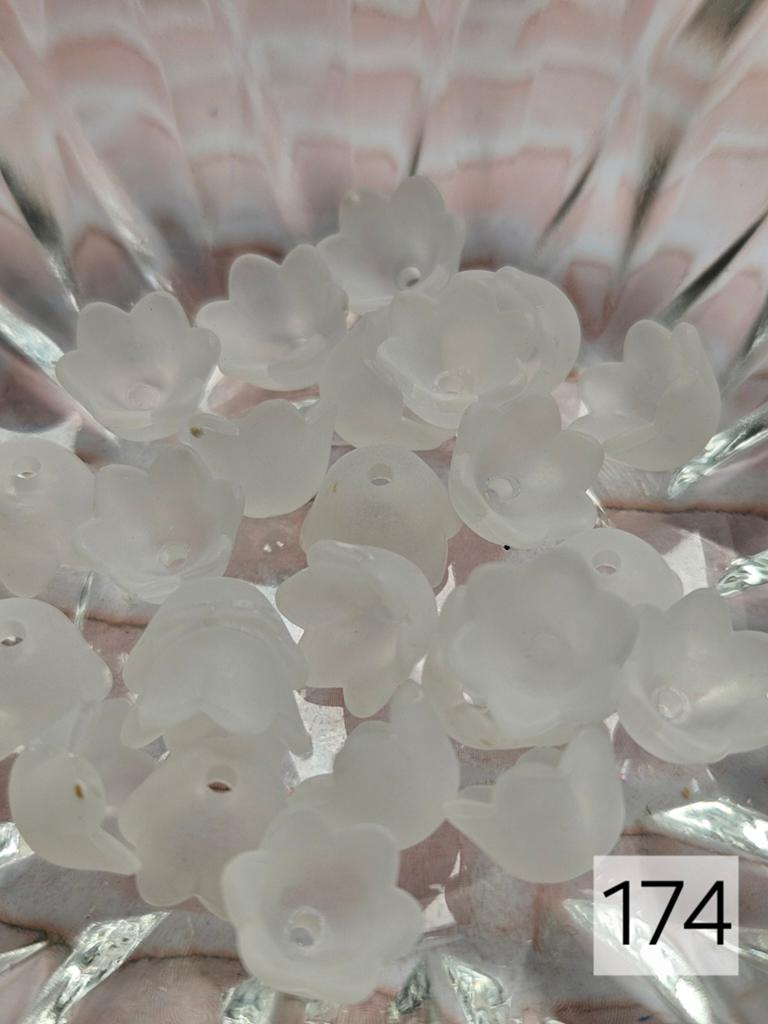 25x Witte matte bloemkralen, Ophalen, Nieuw, Kraal