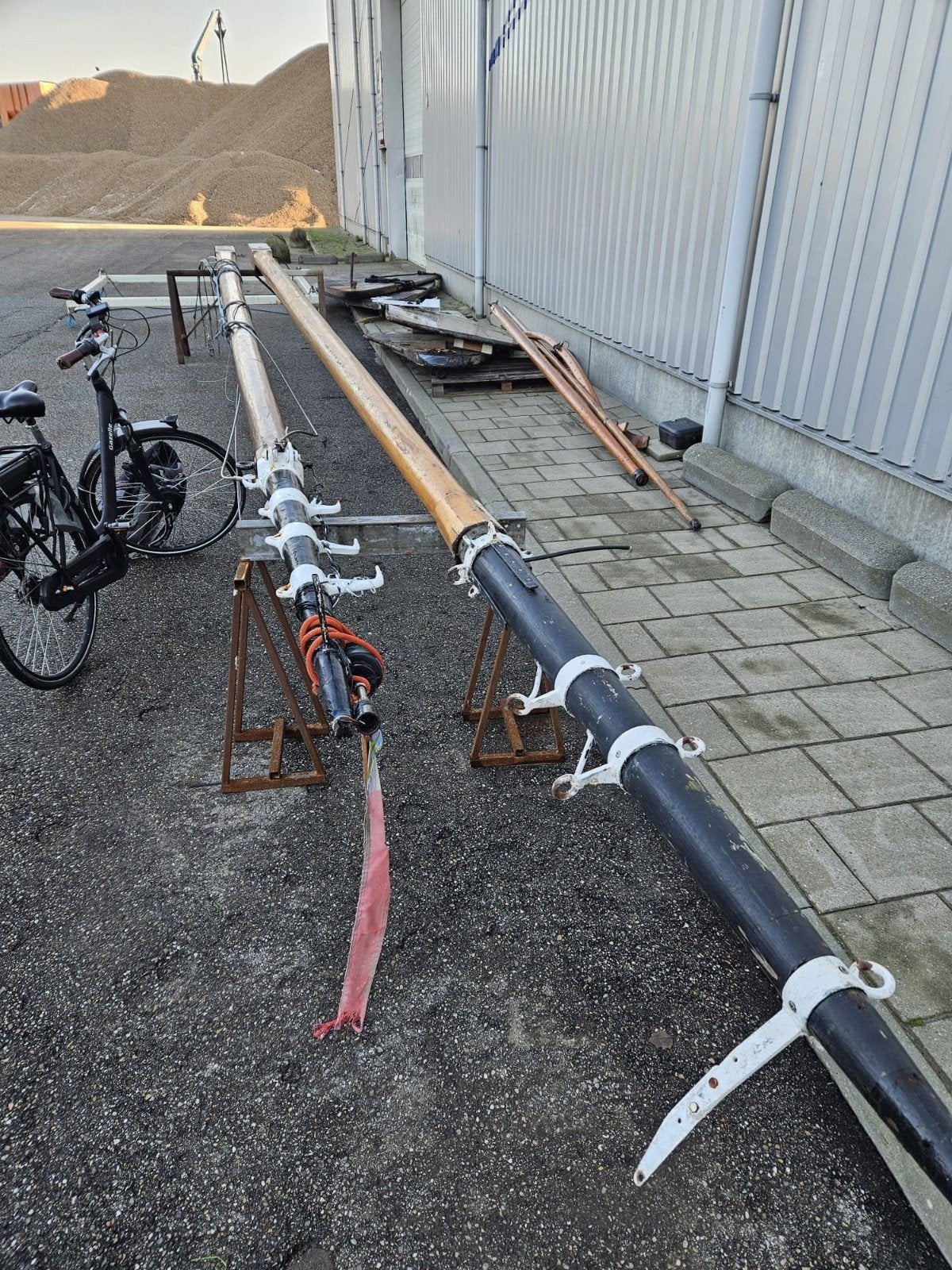 Houten mast voor zeilboot, Watersport en Boten, Zeilen en Zeiltoebehoren, Ophalen, Gebruikt, Minder dan 15 m²
