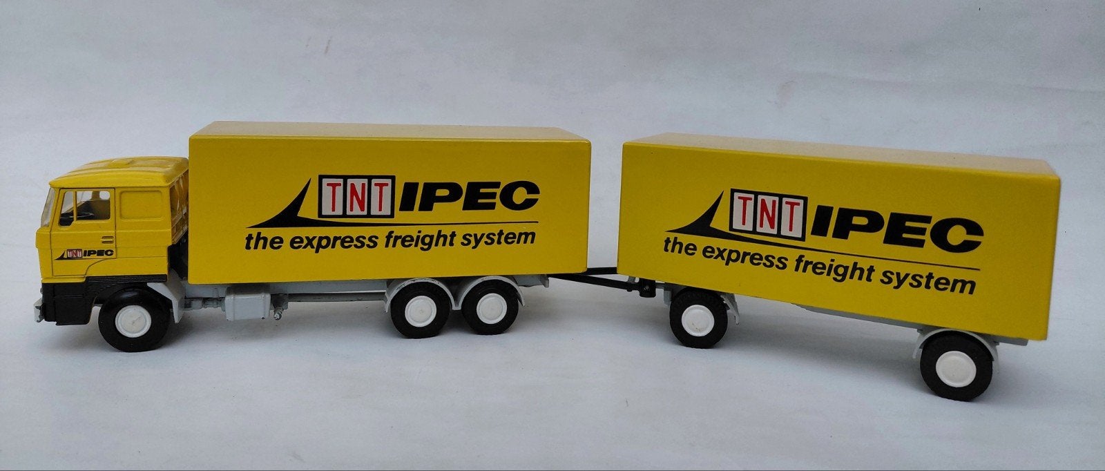 Lion truck met aanhanger, Ophalen of Verzenden, Zo goed als nieuw, Bus of Vrachtwagen, Lion Toys