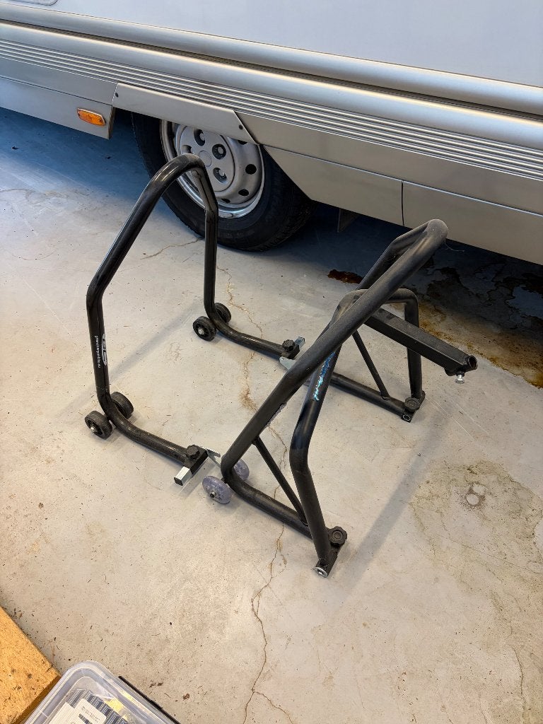 paddock stands motor, Ophalen