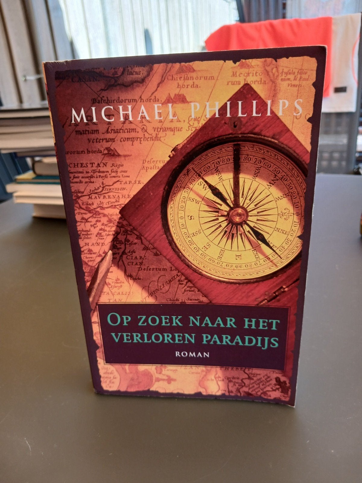Op zoek naar het verloren paradijs - Michael Phillips, Ophalen of Verzenden, Gelezen, Michael Phillips, Europa overig