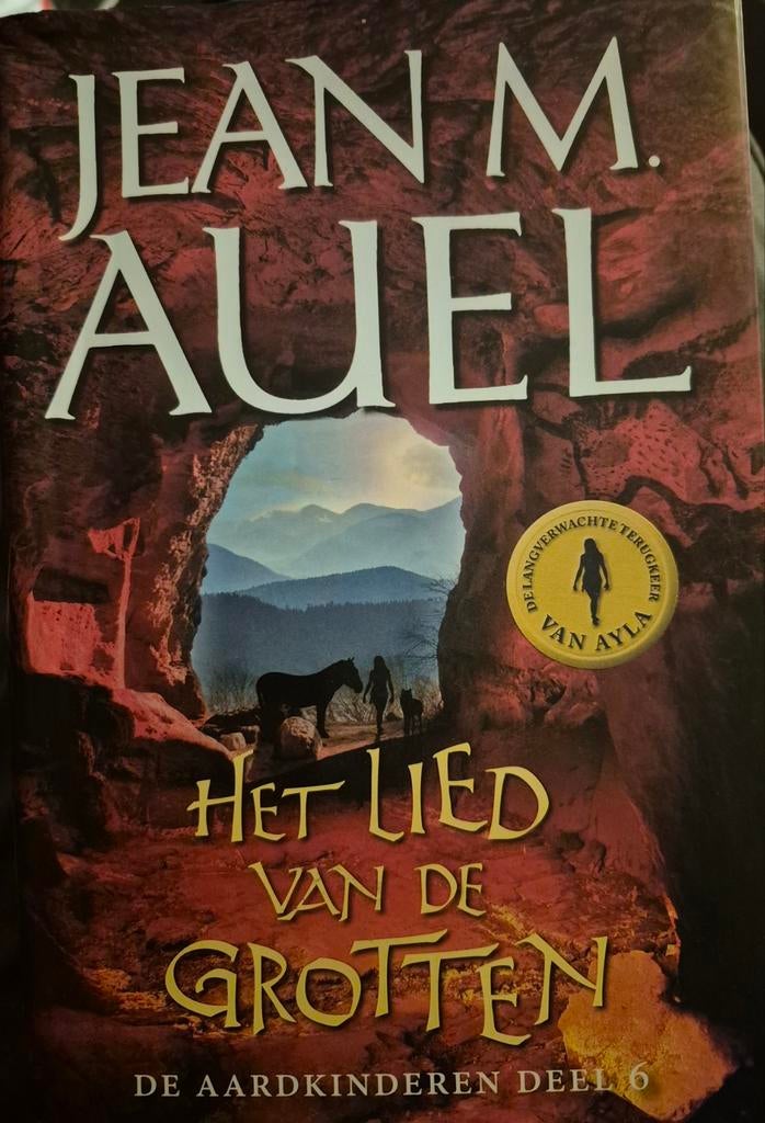 Het Lied van de Grotten - Jean M. Auel, Ophalen of Verzenden, Zo goed als nieuw