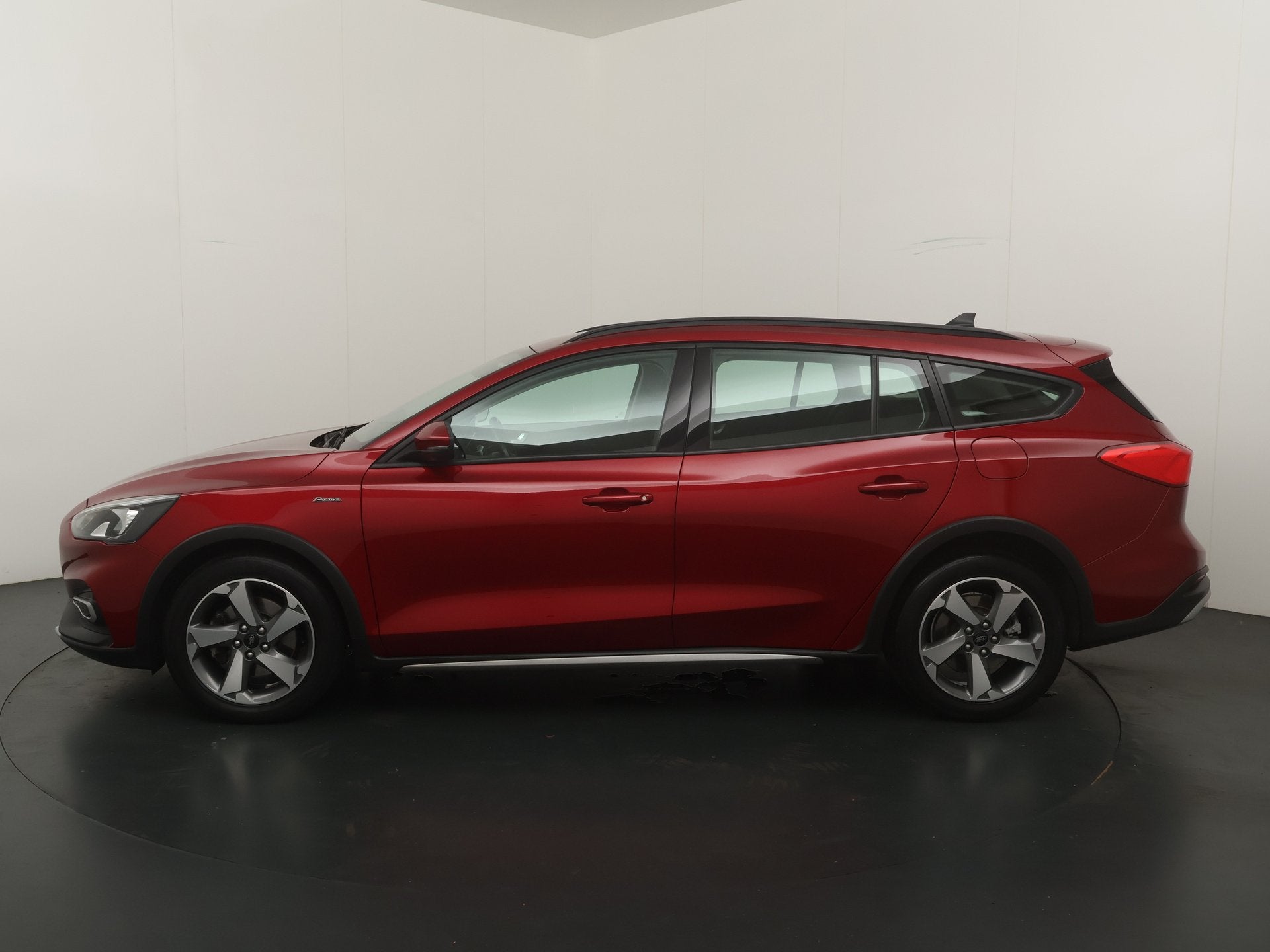Ford FOCUS Wagon EcoBoost 125 pk Active Business | Winter Pa, 12 maanden, Stof, Gebruikt, 1283 kg