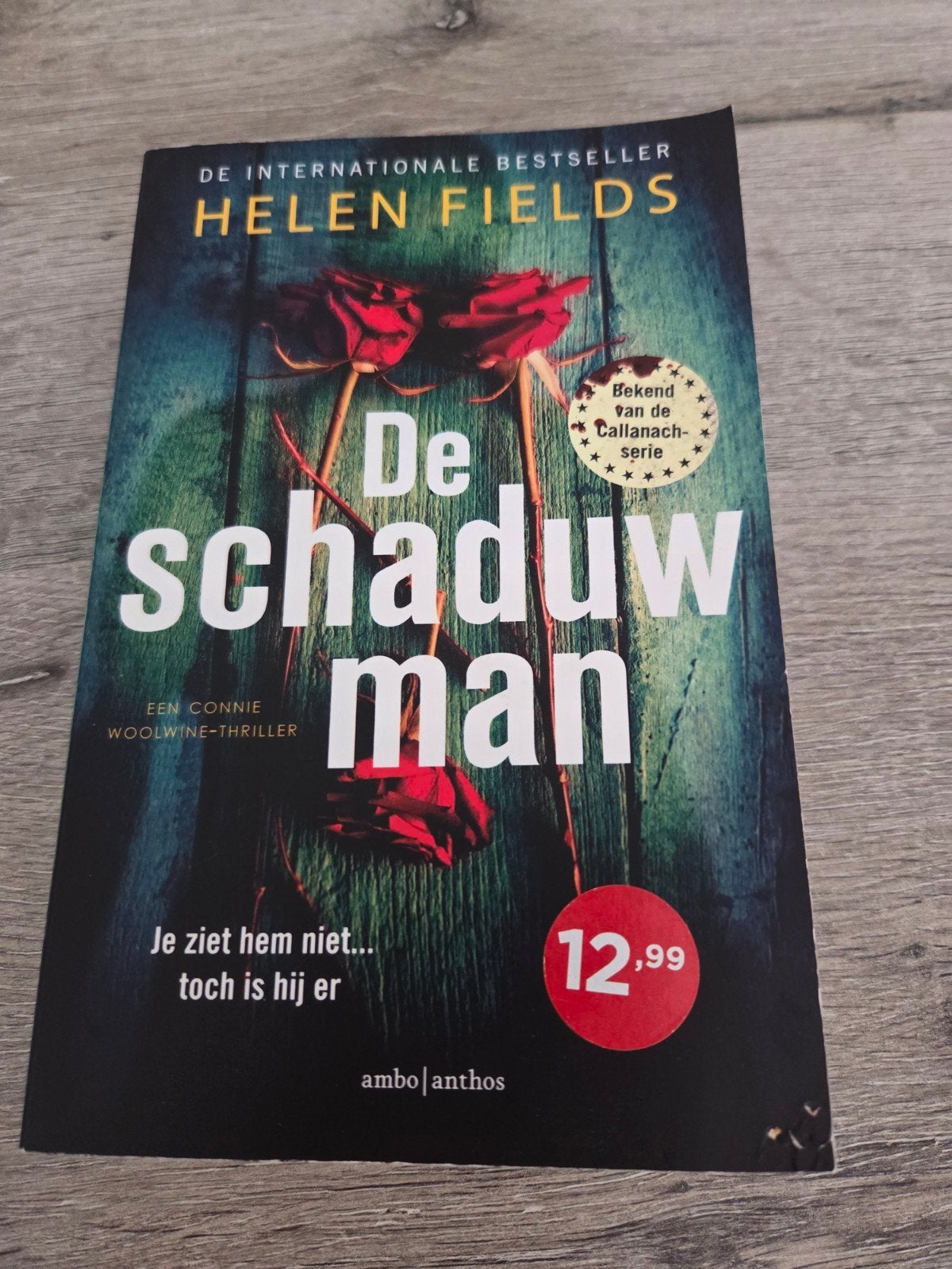De Schaduwman - Helen Fields (Connie Woolwine-thriller), Ophalen of Verzenden, Zo goed als nieuw, Helen Fields, Europa overig