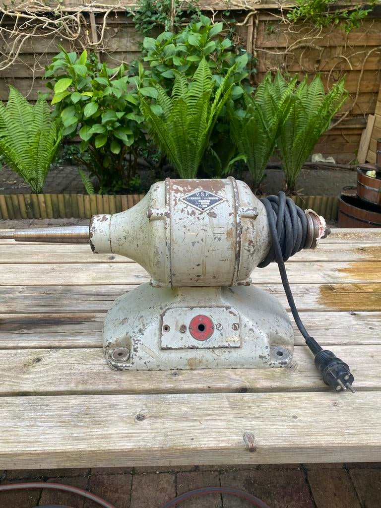 V.S.F. Type 150 Werkbank slijpmachine en polijstmachine, Ophalen of Verzenden, Gebruikt, Minder dan 700 watt, Werkbankslijpmachine