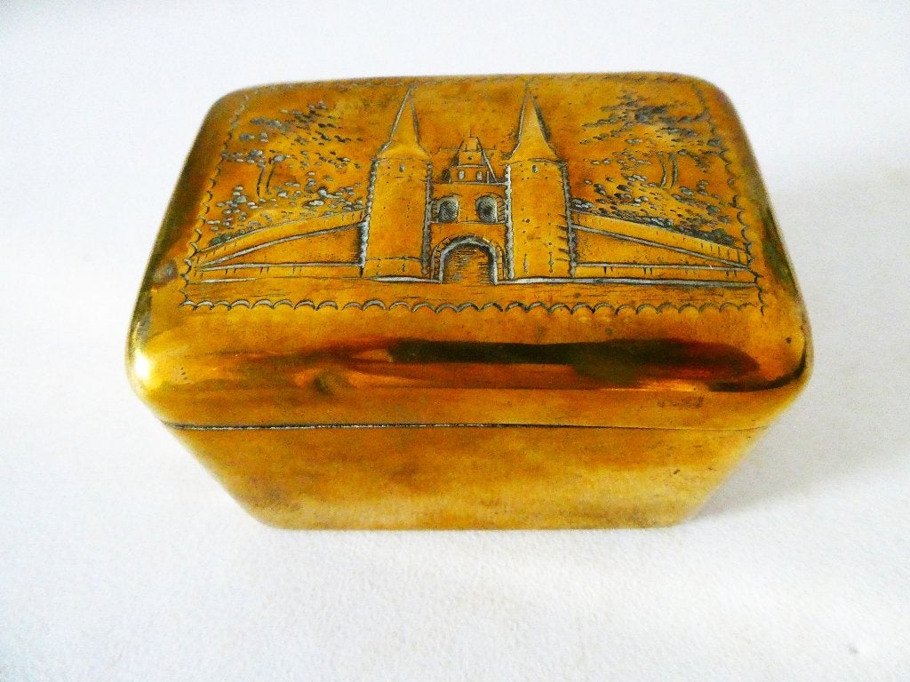 Theedoos Sneek Friesland Leeuw stempel letter R Waterpoort, Ophalen of Verzenden