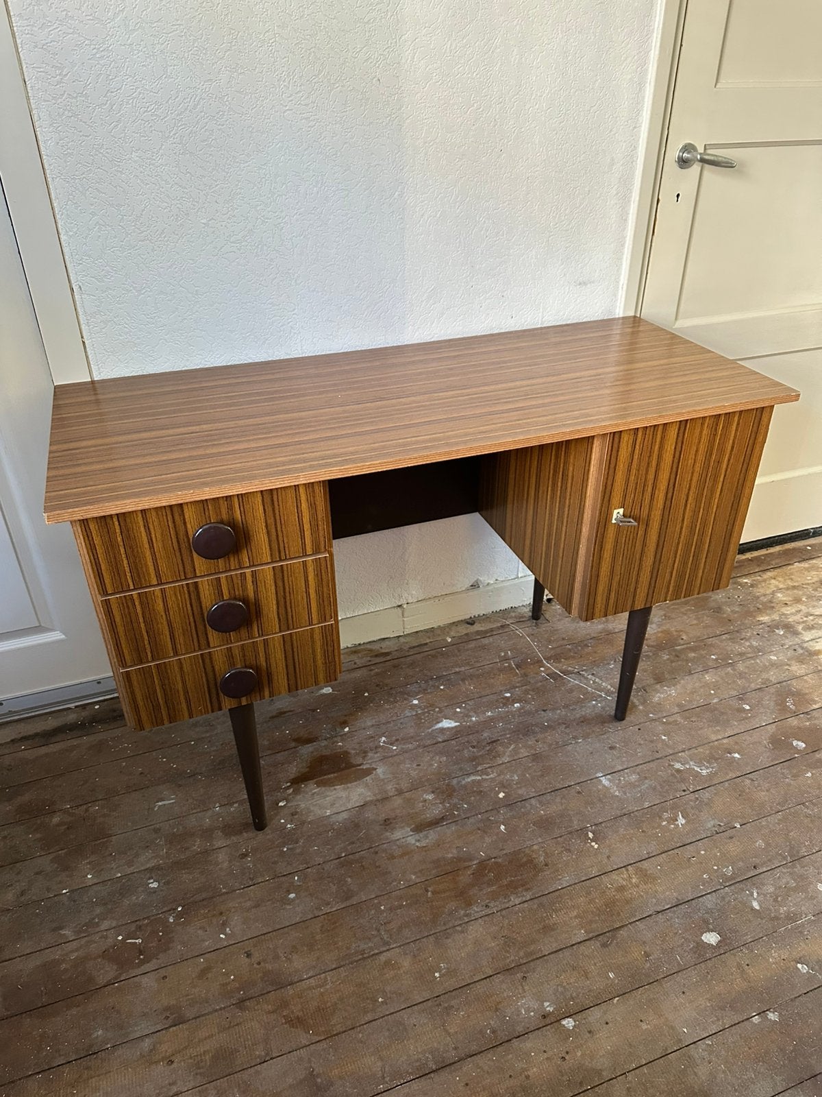 Vintage Mid Century jaren '60/'70 bureau, Ophalen, Geen, Zo goed als nieuw, Geen