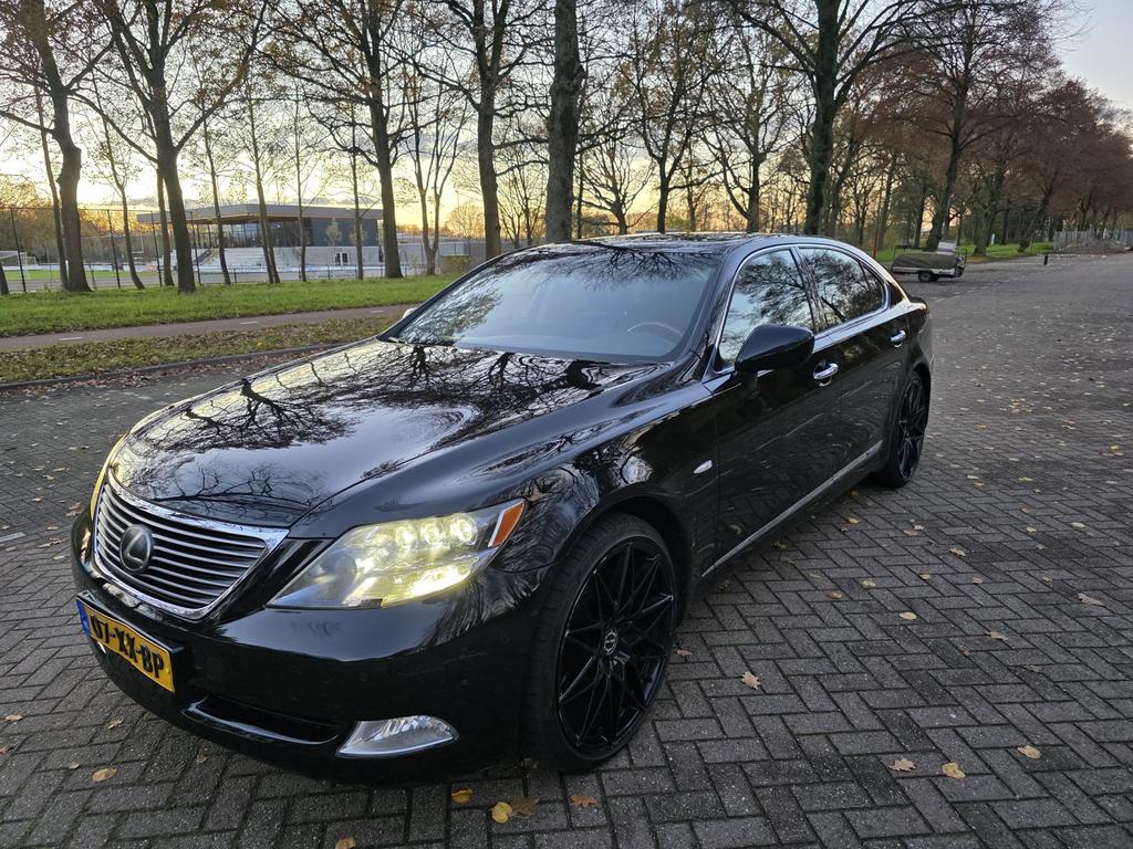 Lexus LS600hL President Edition – Youngtimer – Full Options, Automaat, 394 pk, 4 stoelen, Vierwielaandrijving