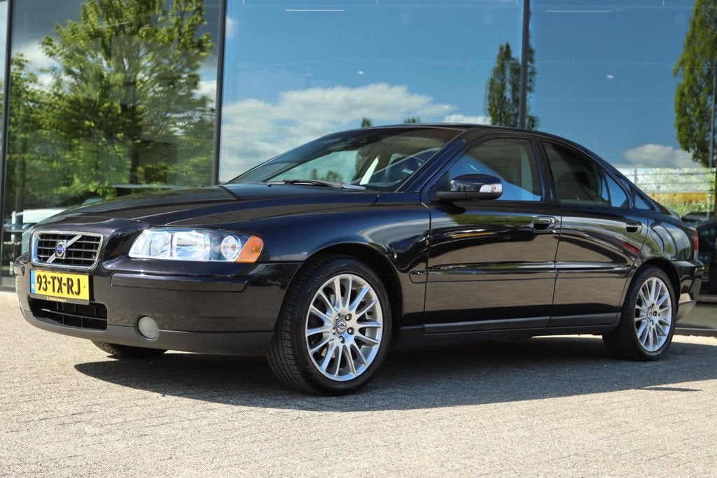 VOLVO S60 2.4 MOMENTUM 5CIL AUT. | STOELVERW. | LEDER | LMV, Gebruikt, Zwart, S60, Zwart