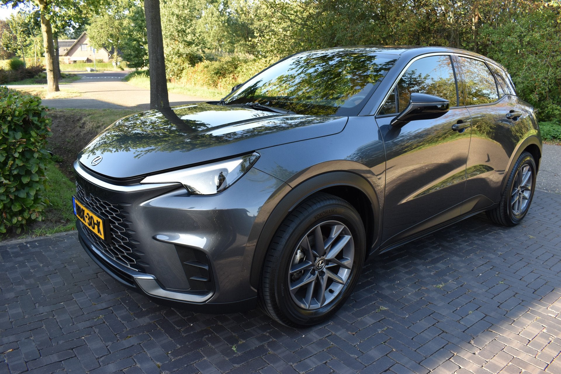 Lexus LBX 1.5 Cool 2WD AUT. LEER, ACC 16DKM NIEUWSTAAT!, Auto's, Gebruikt, 650 kg, Hybride Elektrisch/Benzine, SUV of Terreinwagen