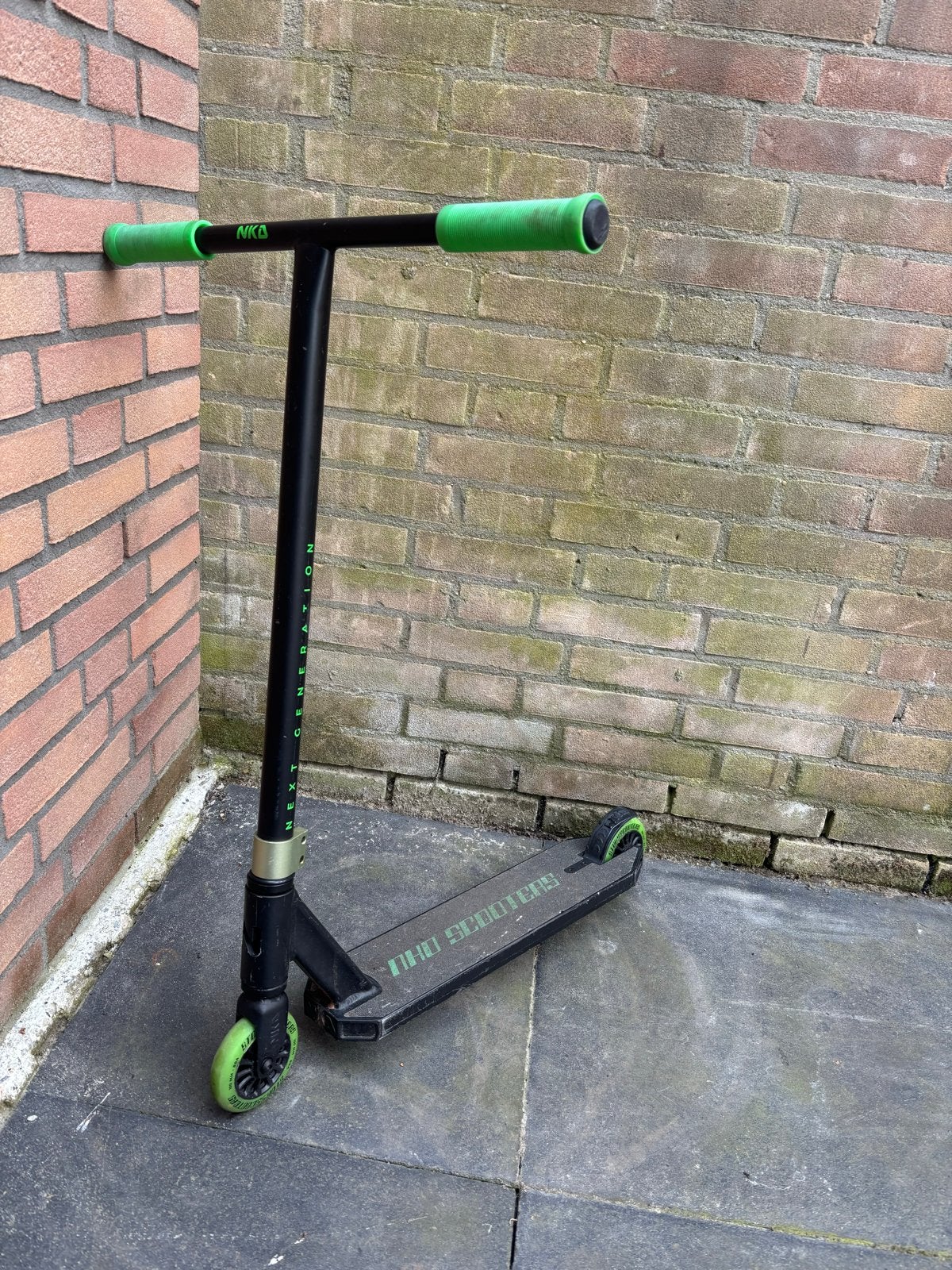 NKD Stuntstep - Zwart/Groen met extra wiel, Ophalen of Verzenden, Zo goed als nieuw, Gewone step