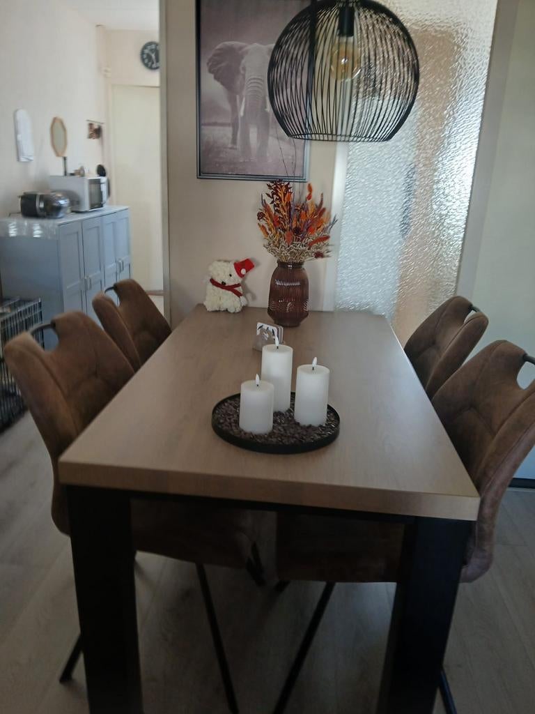 Moderne eettafel met 4 stoelen, Huis en Inrichting, Tafels | Eettafels, Gebruikt, 100 tot 150 cm, 50 tot 100 cm, Modern