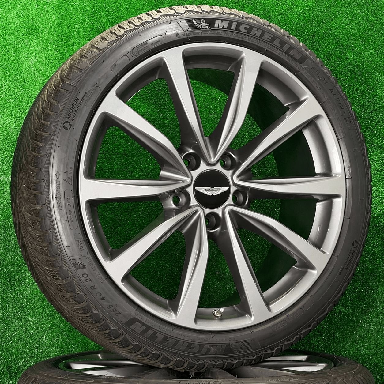 Originele 20 inch Aston Martin DB11 velgen met winterbanden, Gebruikt, 295 mm, -, -