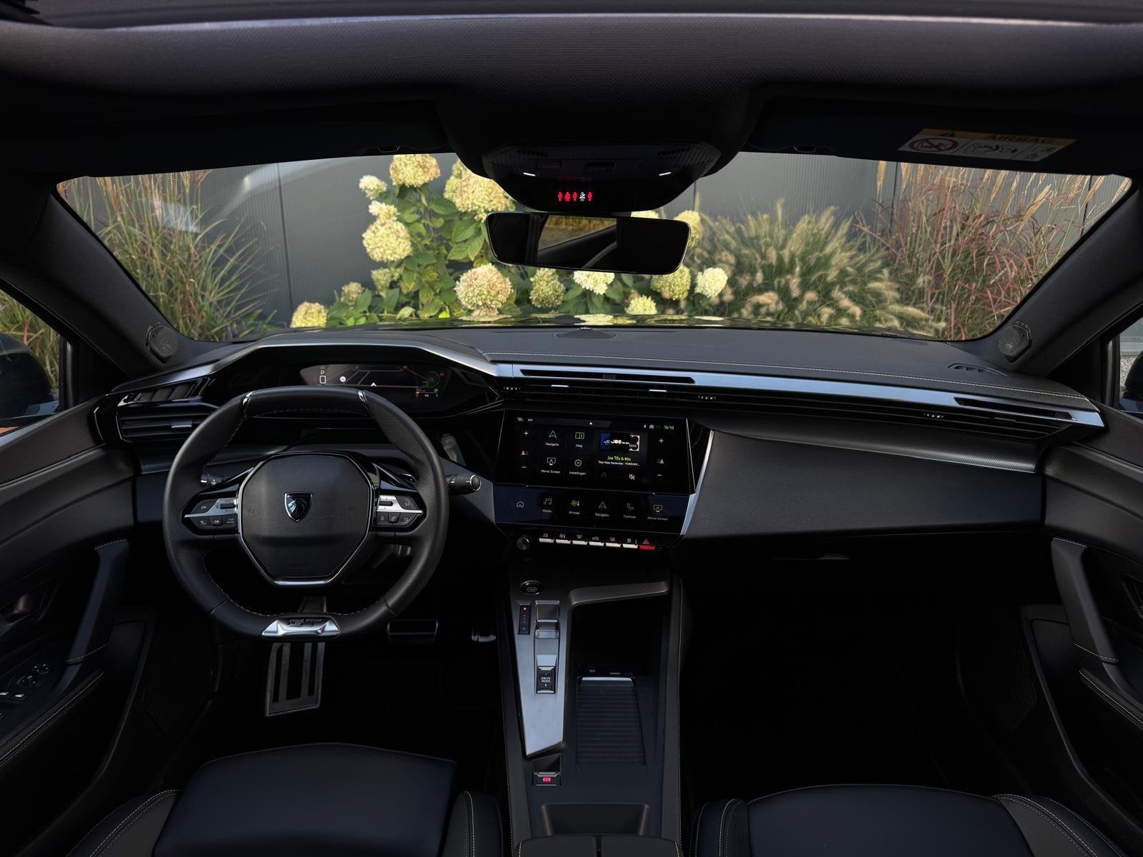 Peugeot 408 1.2 Hybrid GT | Pano | NAVI | 360 Camera| Memory, Auto's, Dealer onderhouden, Gebruikt, Zwart, 1199 cc