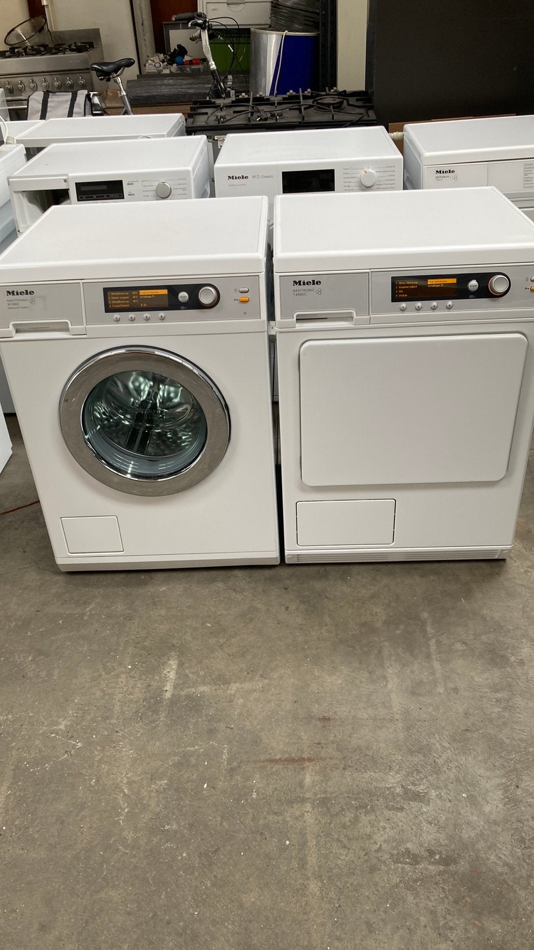 Setje Miele 7 kilo 1800 toeren, Ophalen, 6 tot 8 kg, Minder dan 85 cm, 1600 toeren of meer